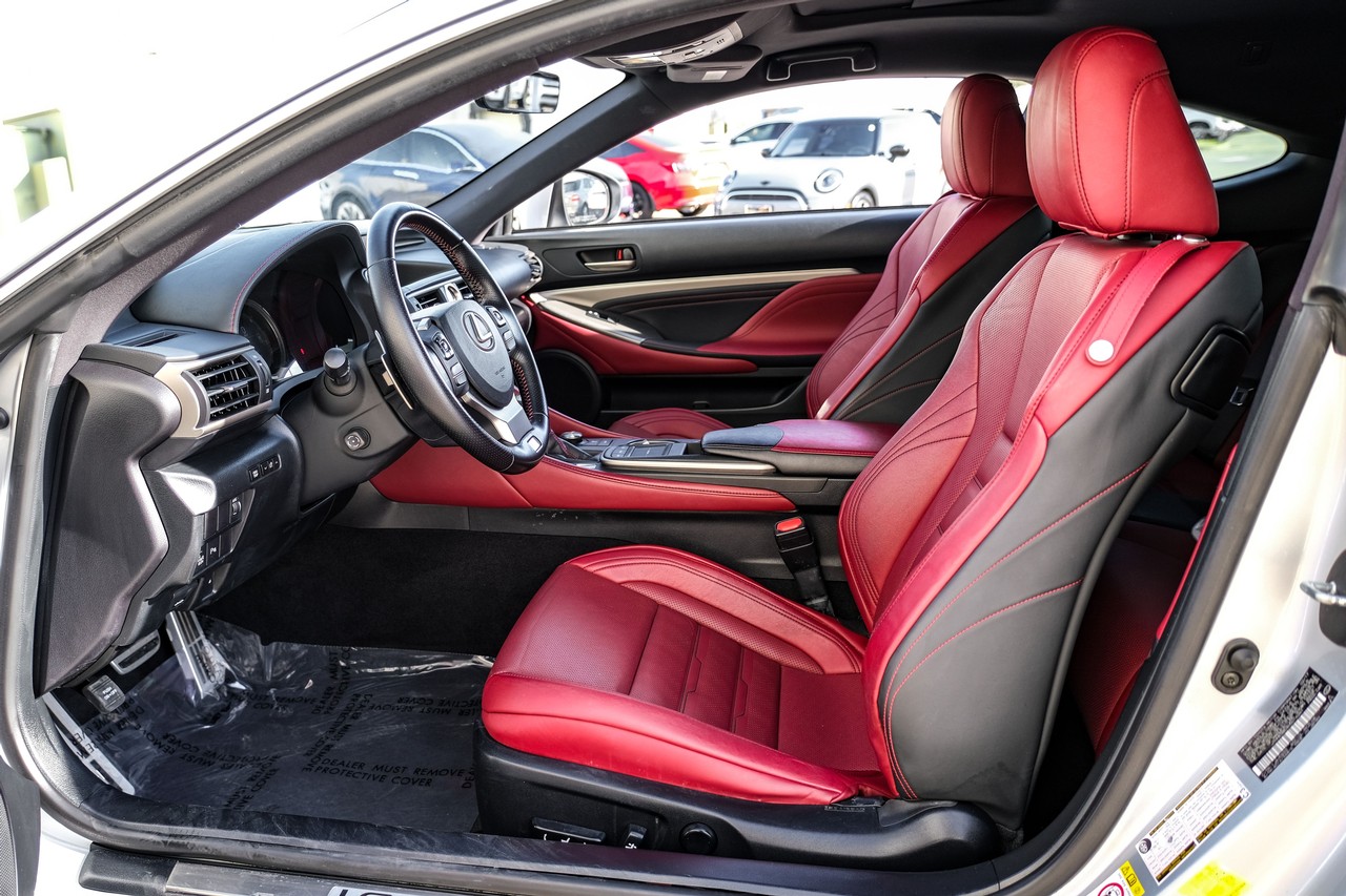 Lexus RC Vehicle Main Gallery Image 04