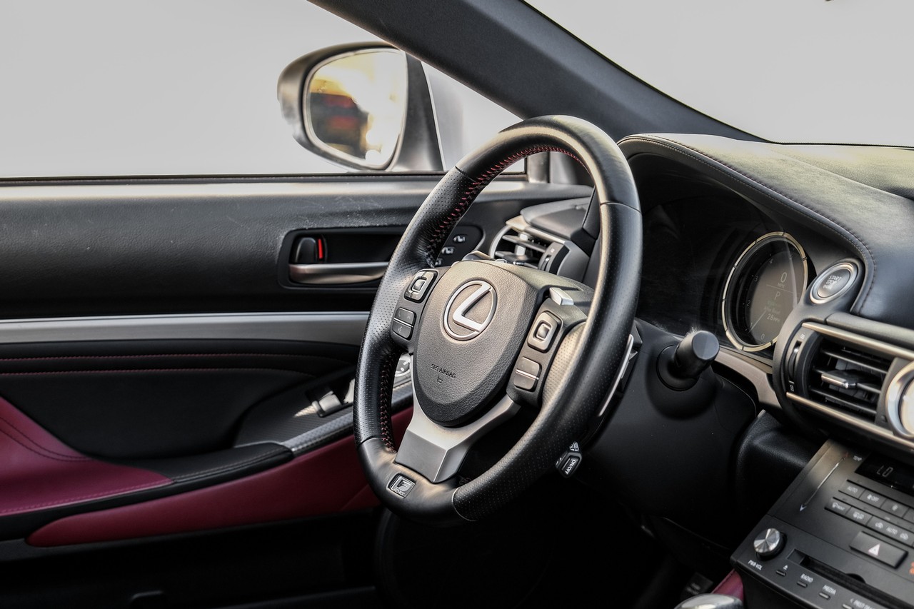 Lexus RC Vehicle Main Gallery Image 14