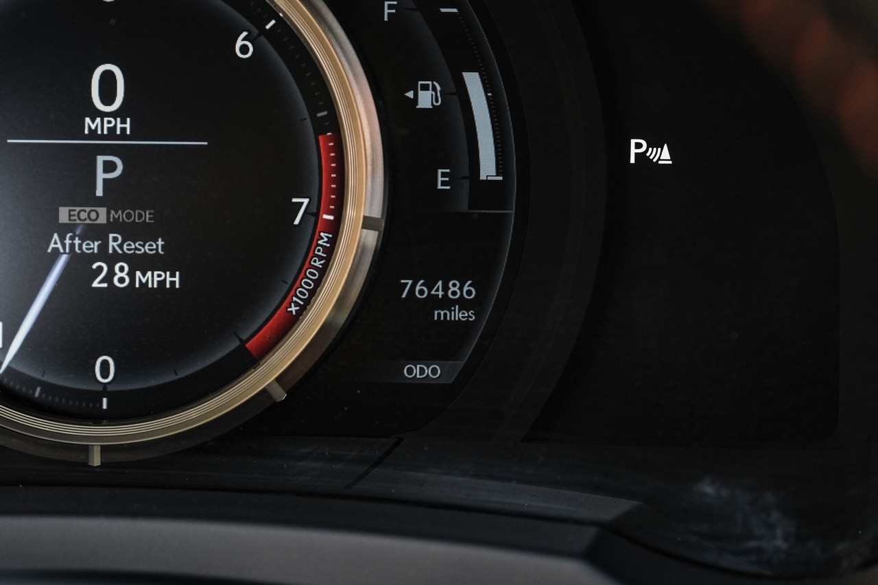 Lexus RC Vehicle Main Gallery Image 19