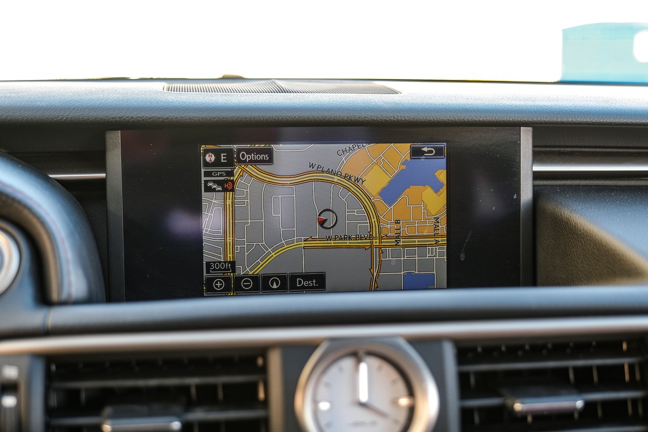 Lexus RC Vehicle Main Gallery Image 21