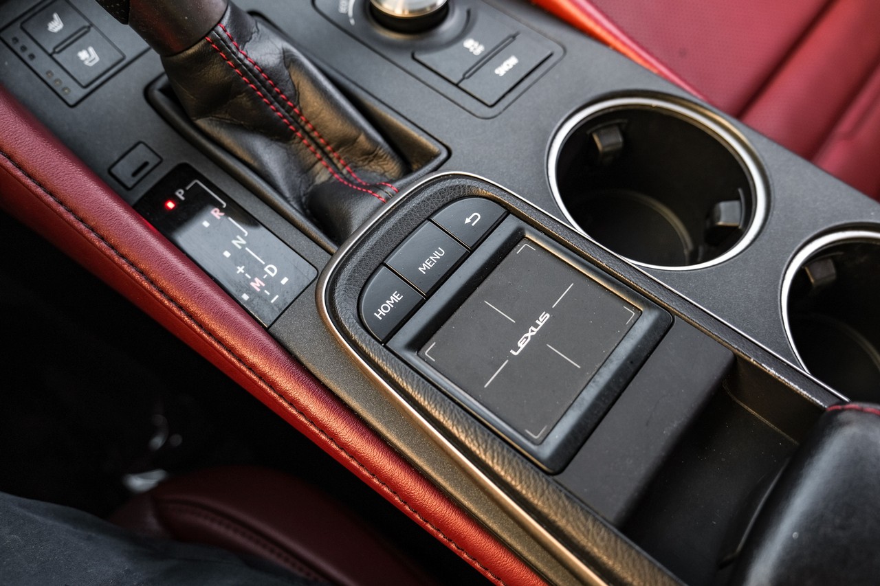 Lexus RC Vehicle Main Gallery Image 26