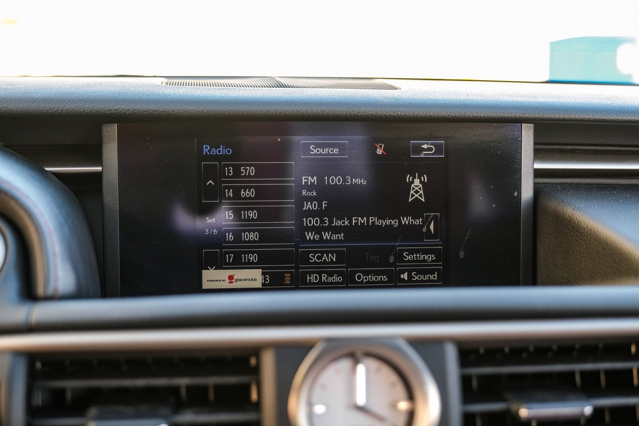 Lexus RC Vehicle Main Gallery Image 32