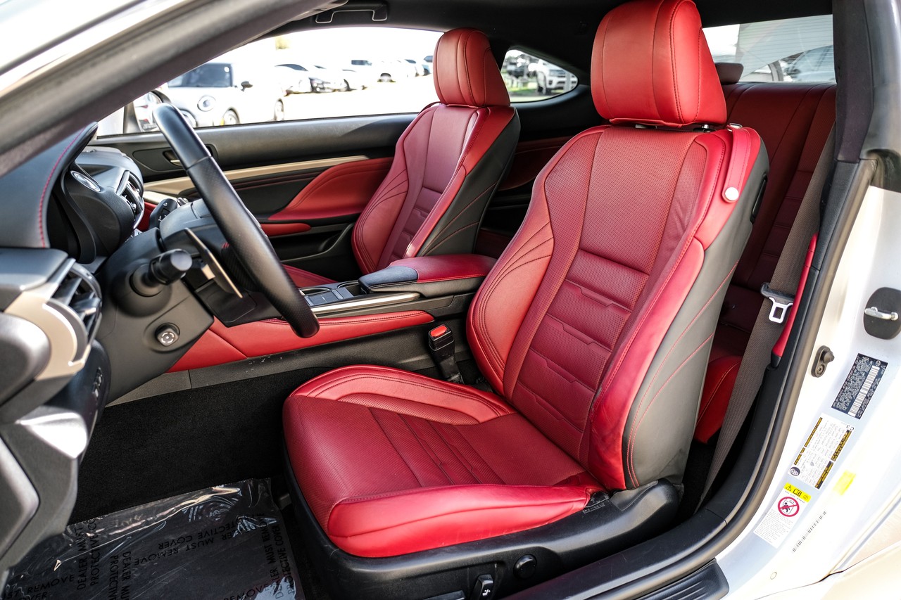 Lexus RC Vehicle Main Gallery Image 34