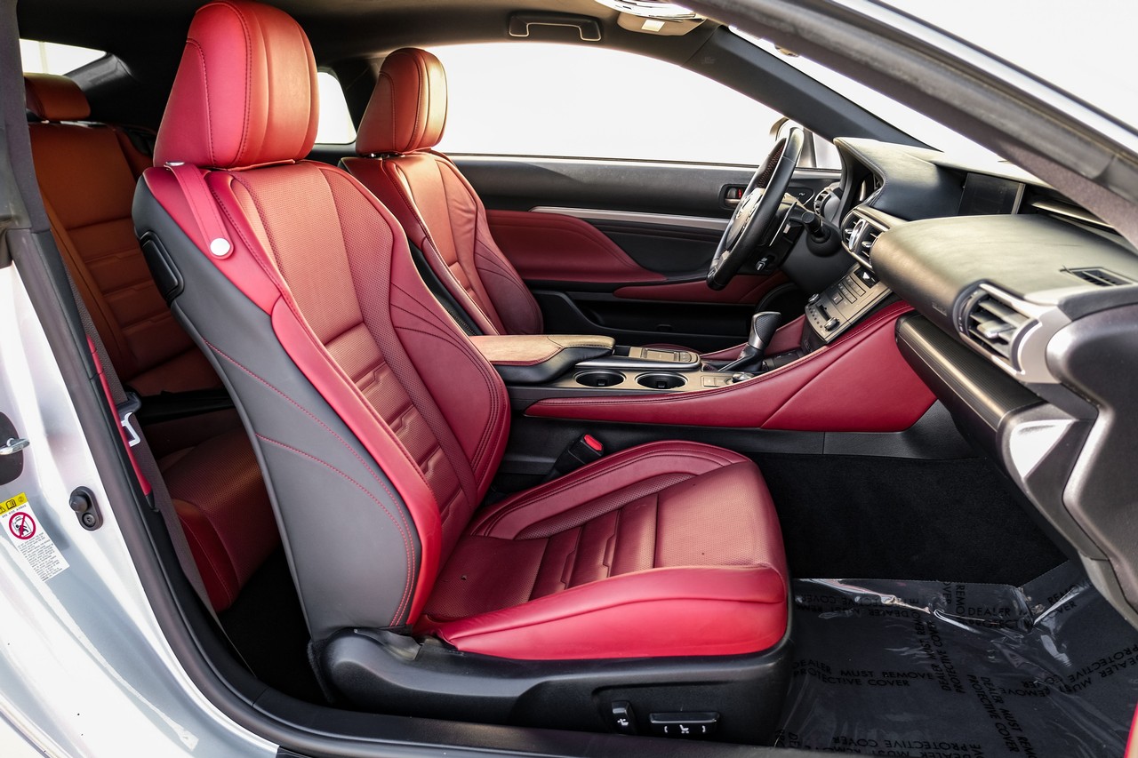 Lexus RC Vehicle Main Gallery Image 36