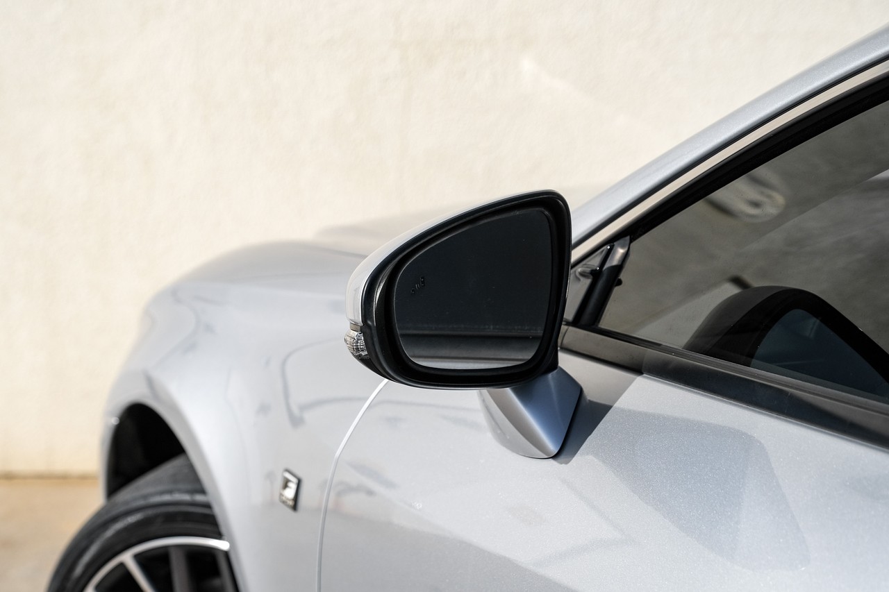 Lexus RC Vehicle Main Gallery Image 40