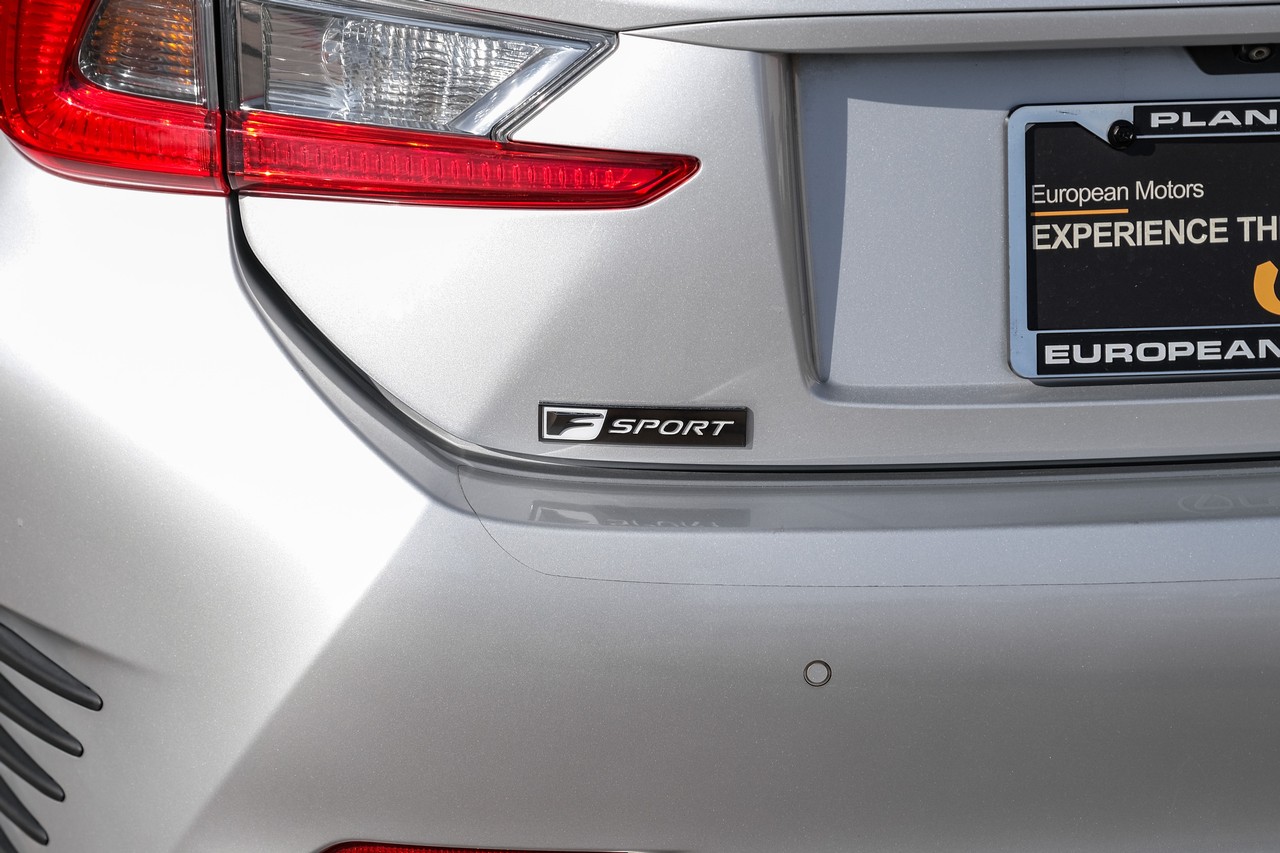 Lexus RC Vehicle Main Gallery Image 46