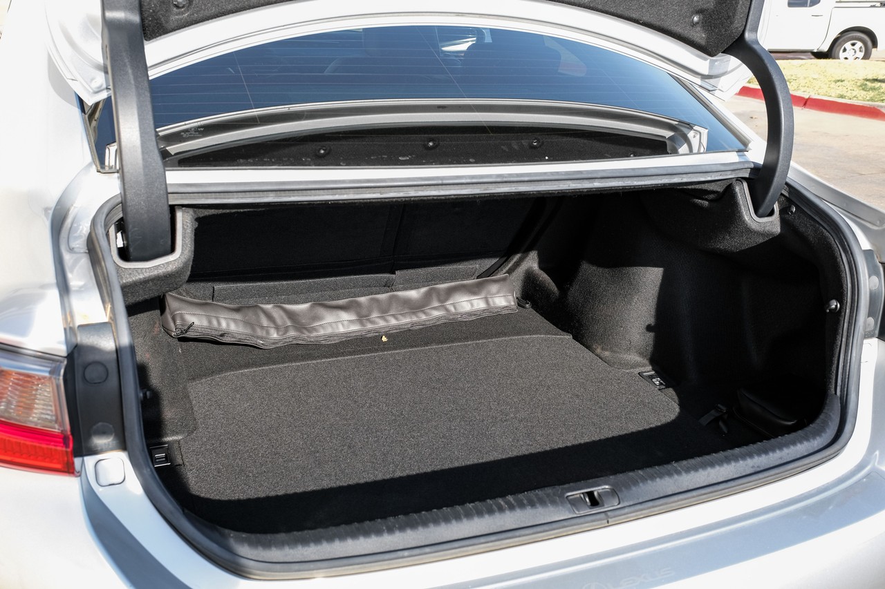 Lexus RC Vehicle Main Gallery Image 49