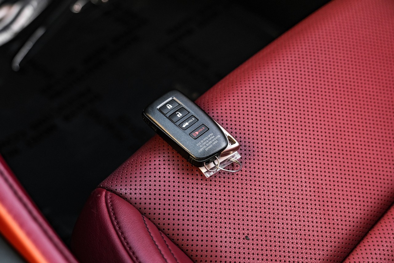 Lexus RC Vehicle Main Gallery Image 54