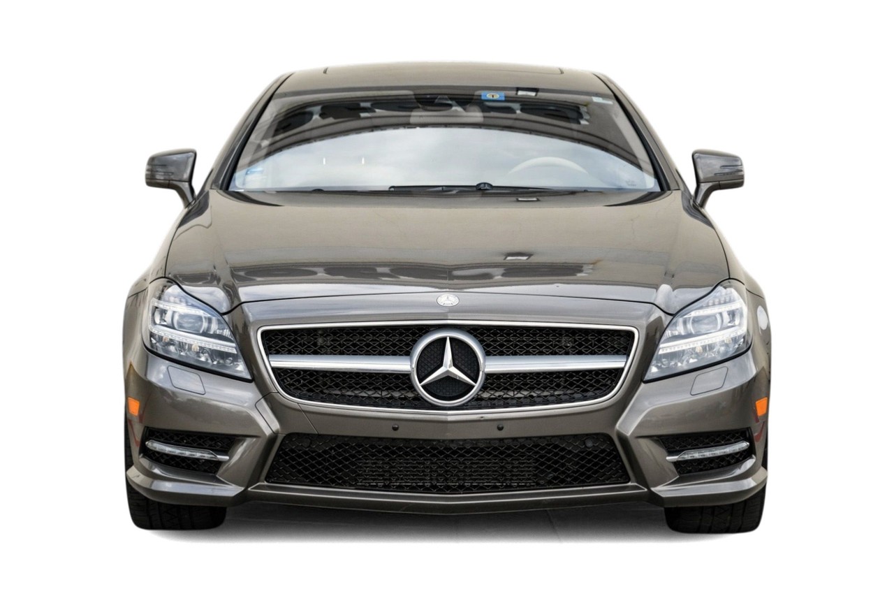 Mercedes-Benz CLS 550 Vehicle Main Gallery Image 06