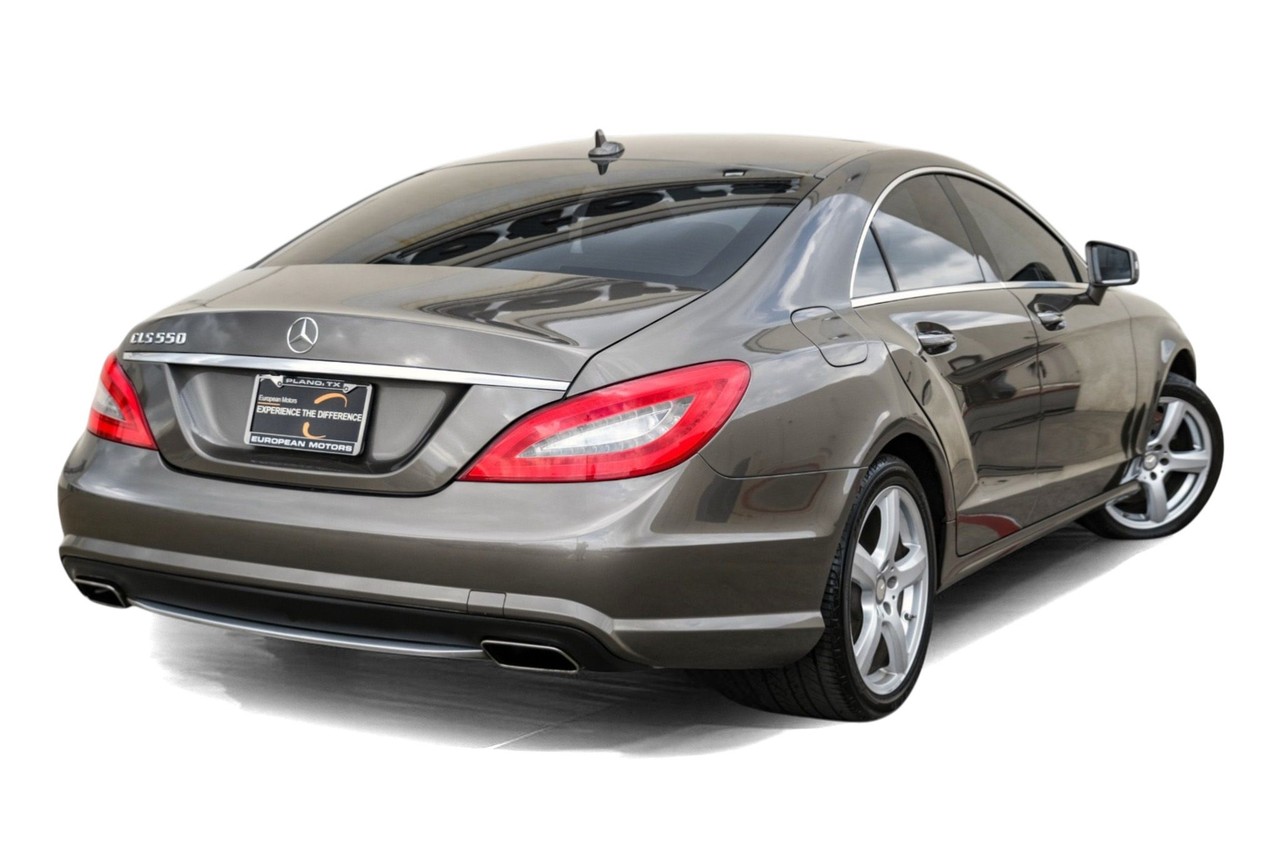 Mercedes-Benz CLS 550 Vehicle Main Gallery Image 09