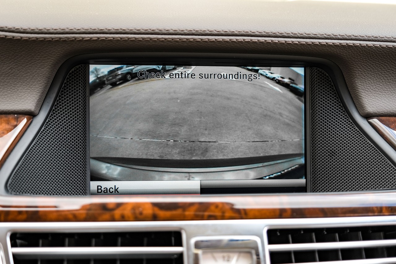 Mercedes-Benz CLS 550 Vehicle Main Gallery Image 23