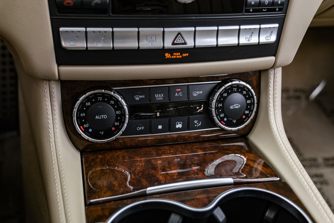 Mercedes-Benz CLS 550 Vehicle Main Gallery Image 30