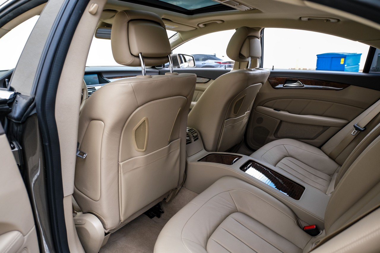 Mercedes-Benz CLS 550 Vehicle Main Gallery Image 40