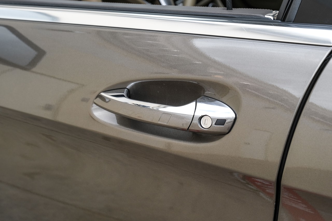 Mercedes-Benz CLS 550 Vehicle Main Gallery Image 42