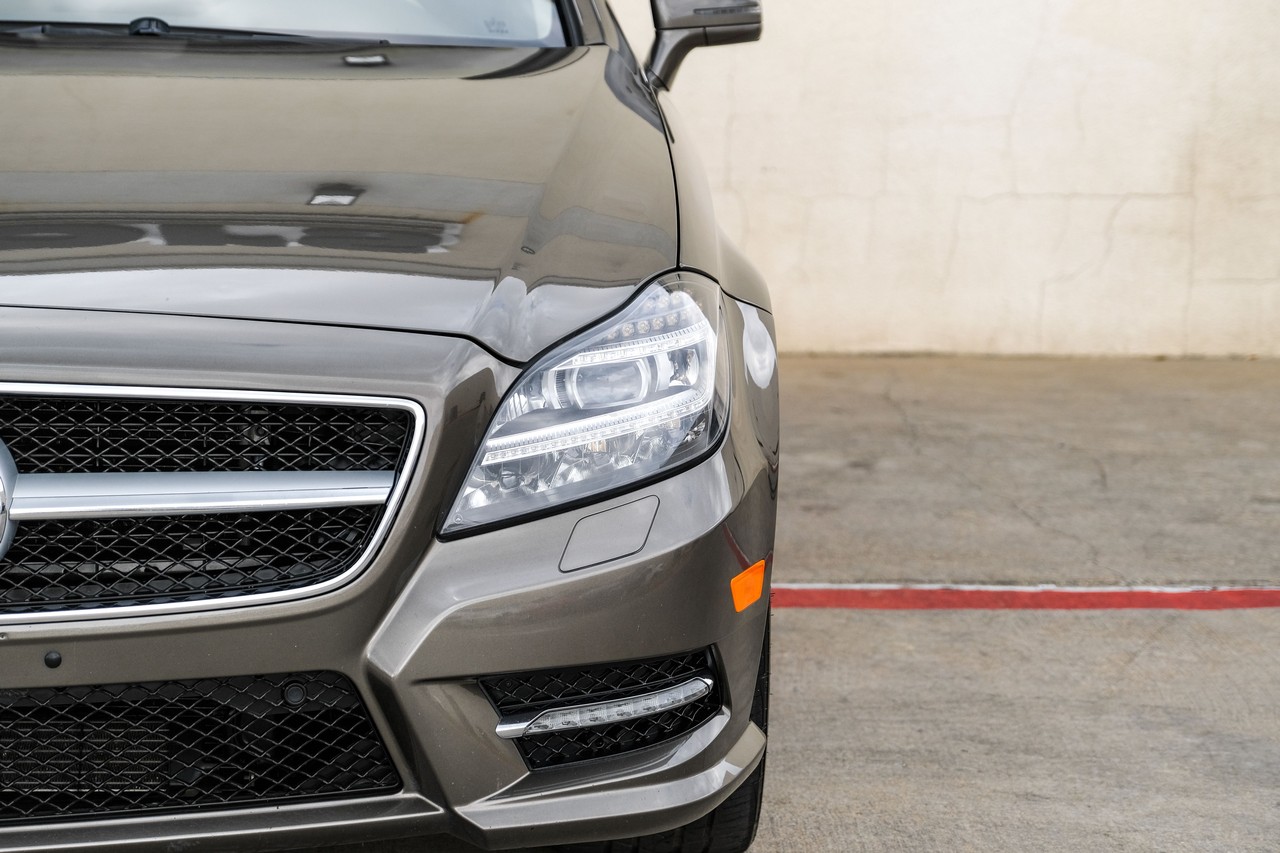 Mercedes-Benz CLS 550 Vehicle Main Gallery Image 51