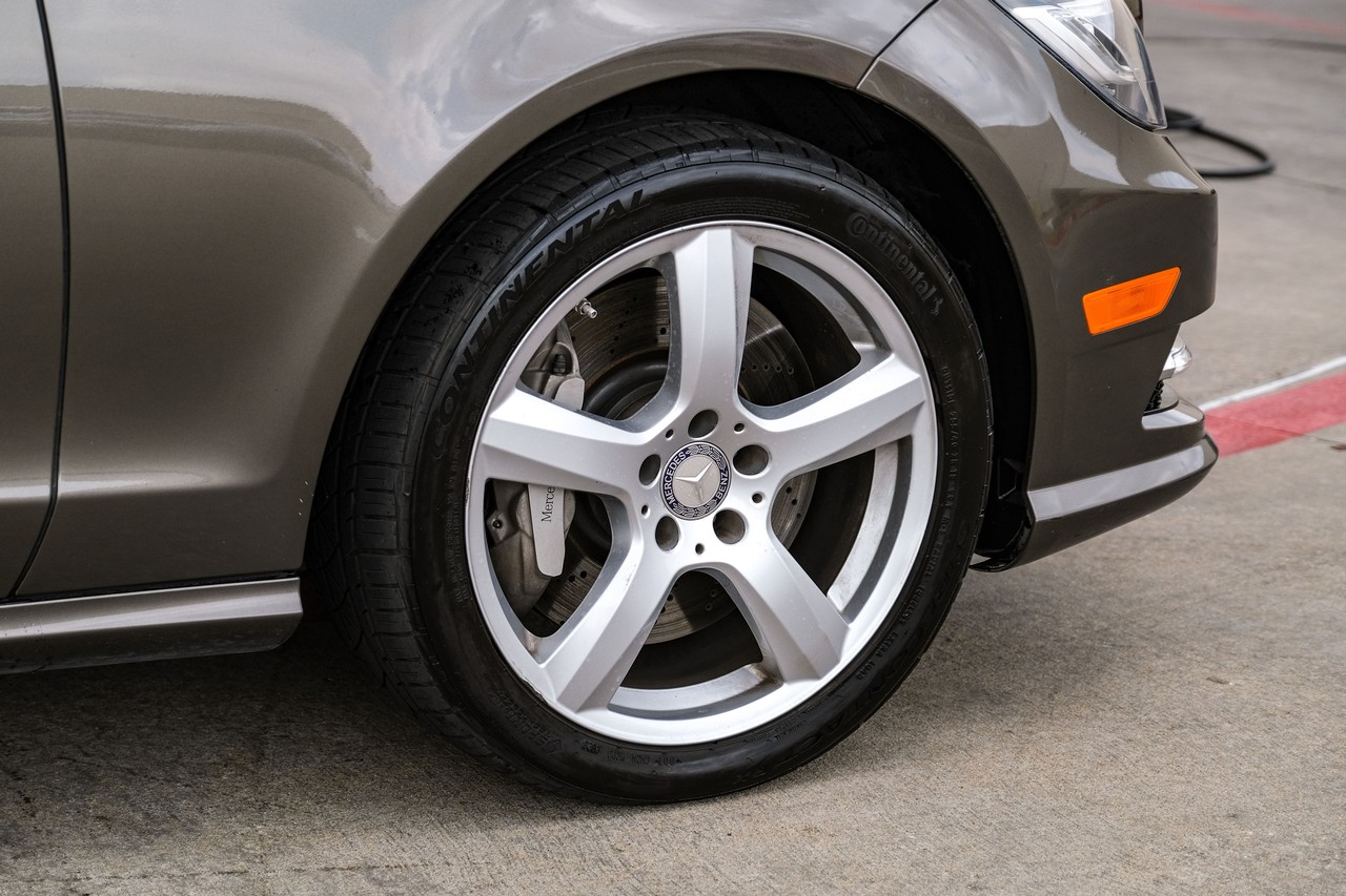 Mercedes-Benz CLS 550 Vehicle Main Gallery Image 56