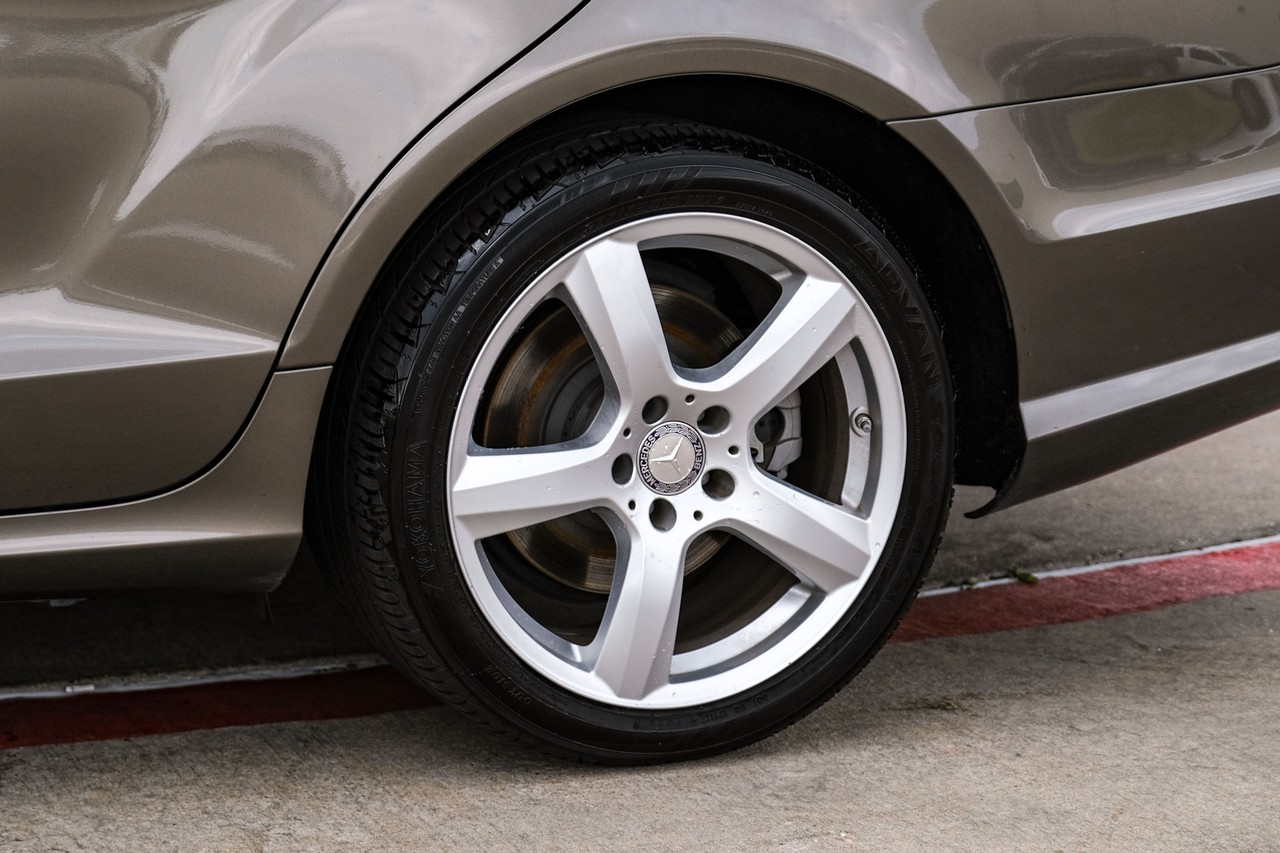 Mercedes-Benz CLS 550 Vehicle Main Gallery Image 58