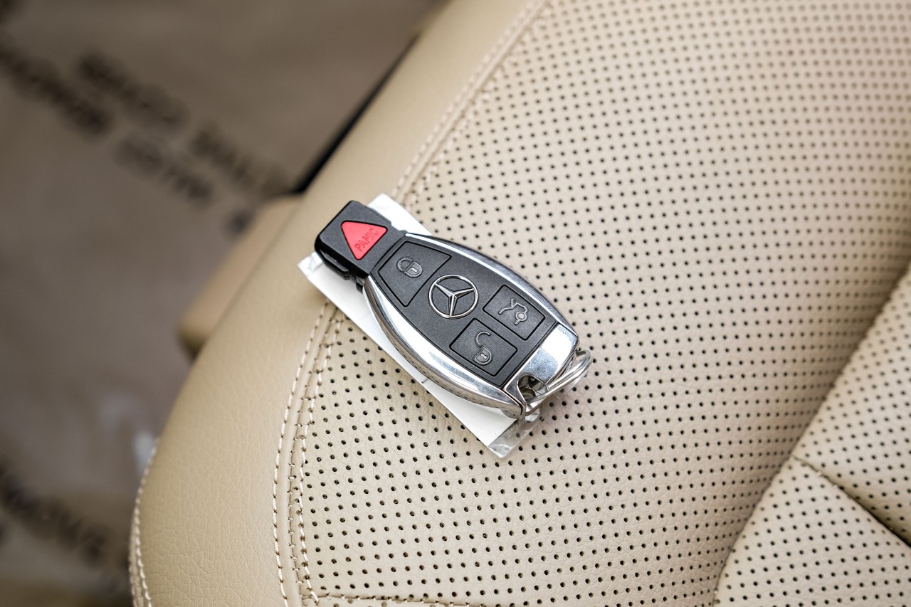 Mercedes-Benz CLS 550 Vehicle Main Gallery Image 59