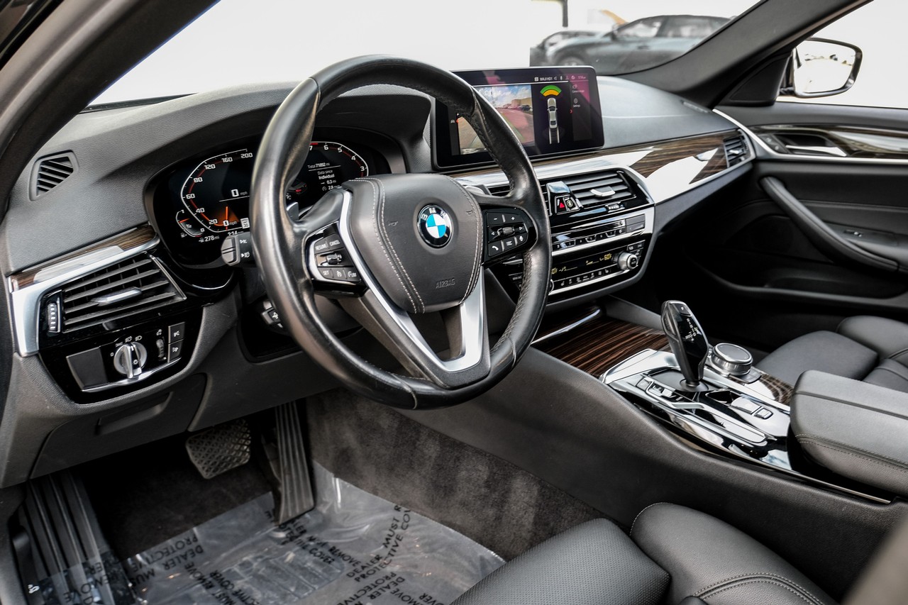 BMW 540i Vehicle Main Gallery Image 03