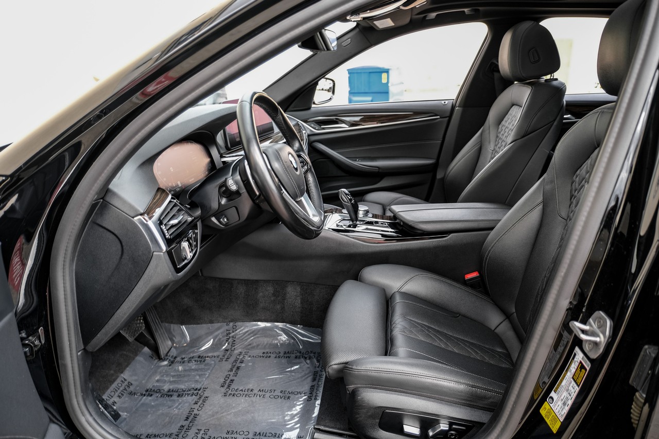 BMW 540i Vehicle Main Gallery Image 04