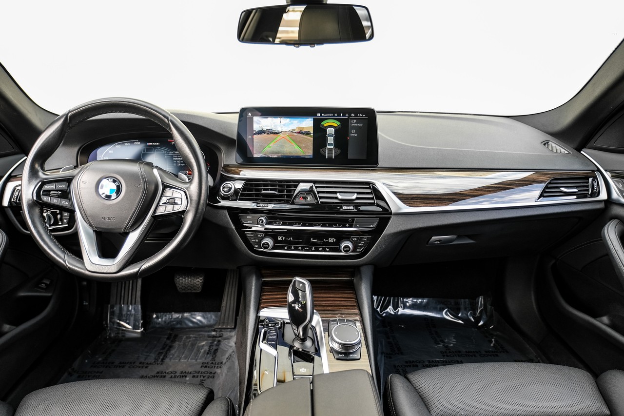 BMW 540i Vehicle Main Gallery Image 15