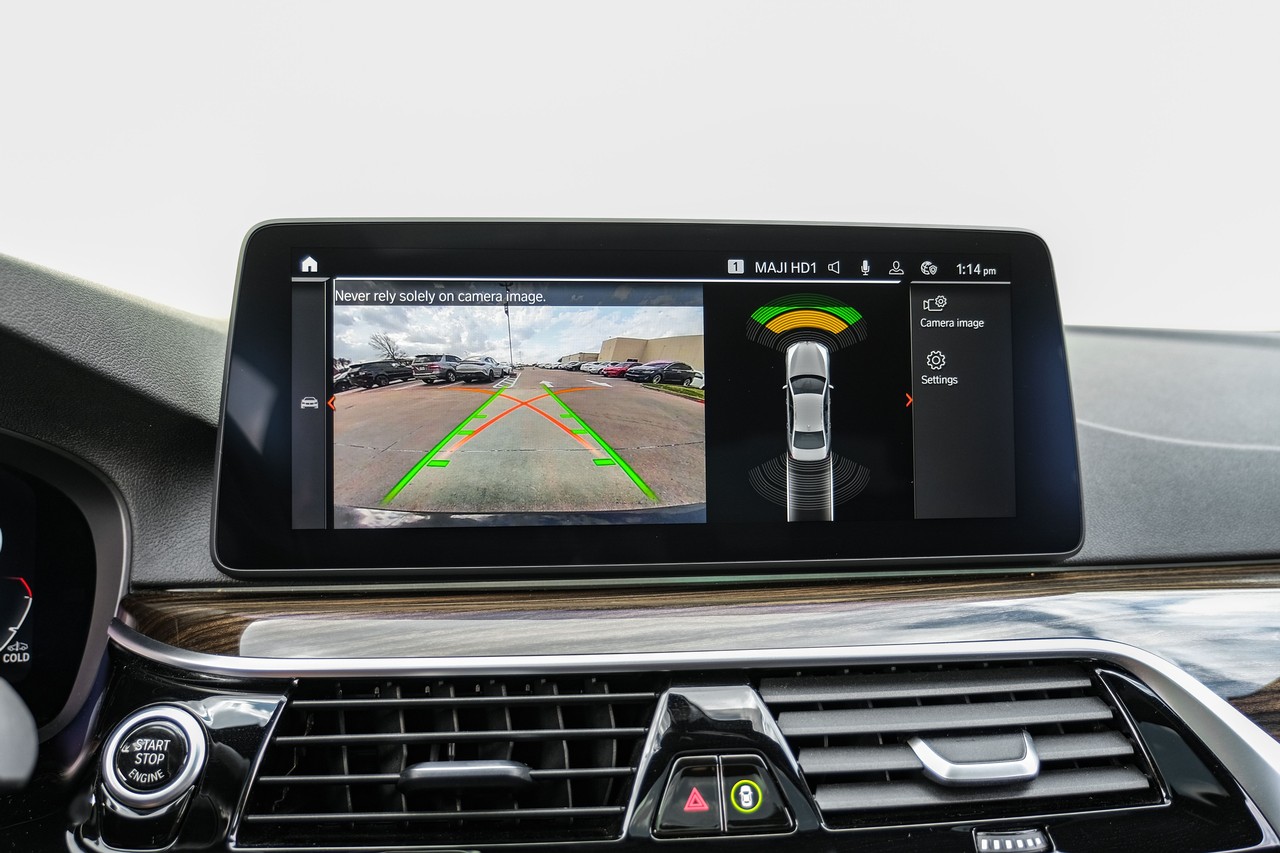 BMW 540i Vehicle Main Gallery Image 23