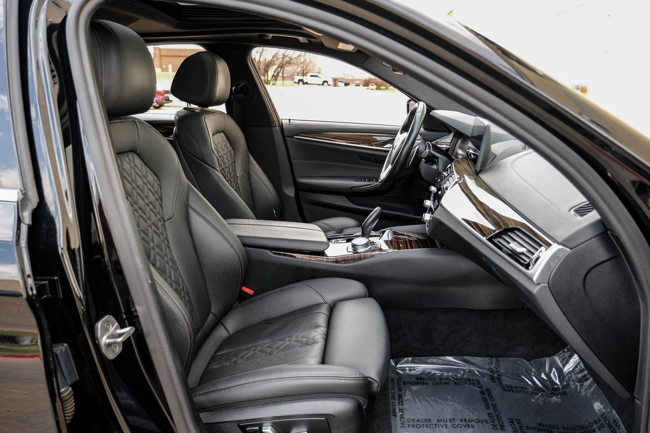 BMW 540i Vehicle Main Gallery Image 34