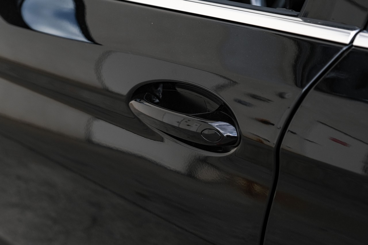 BMW 540i Vehicle Main Gallery Image 40