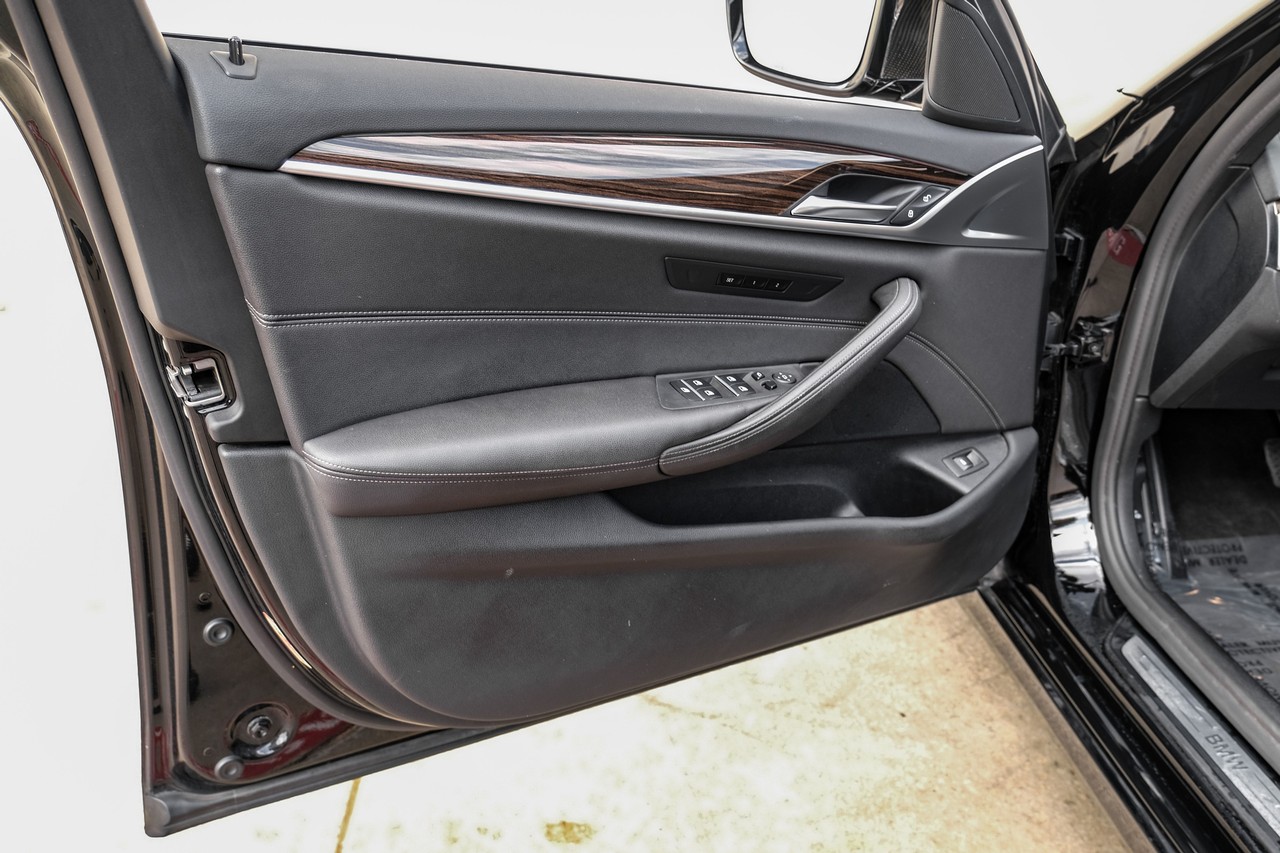 BMW 540i Vehicle Main Gallery Image 42