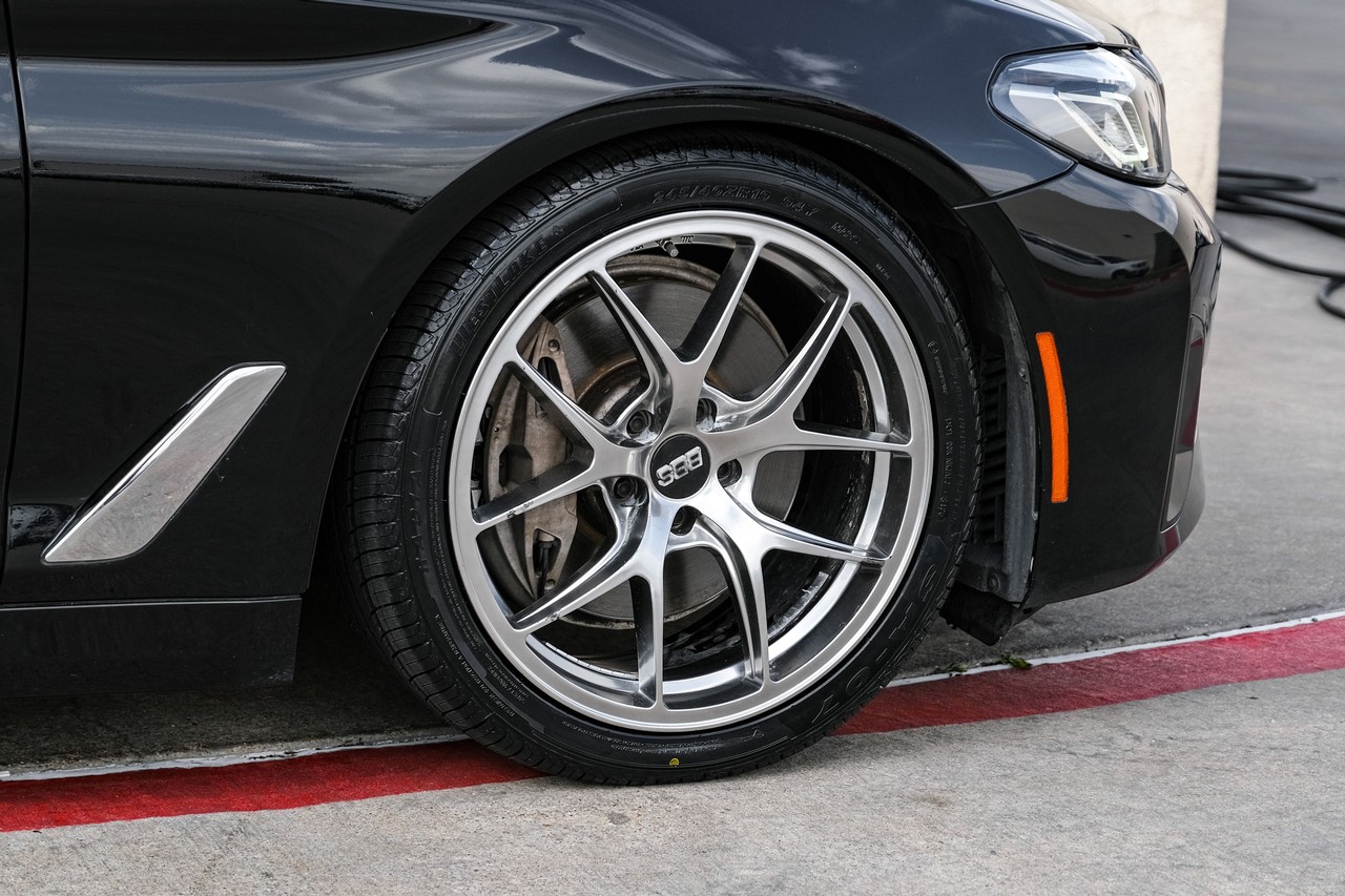 BMW 540i Vehicle Main Gallery Image 54