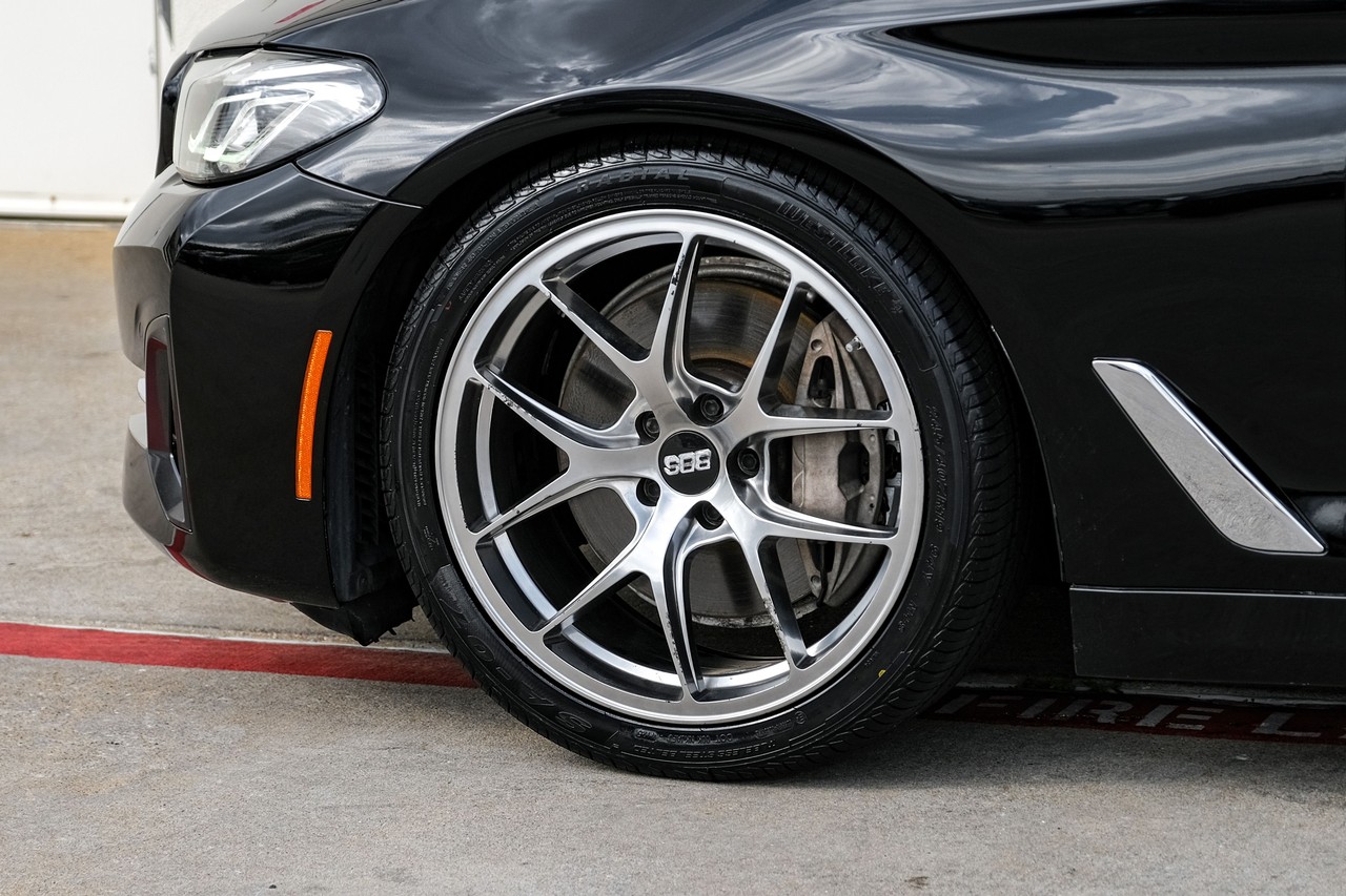 BMW 540i Vehicle Main Gallery Image 55