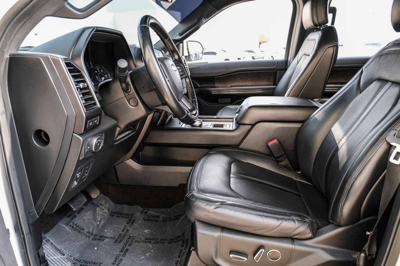 Ford Expedition Vehicle Main Gallery Image 04