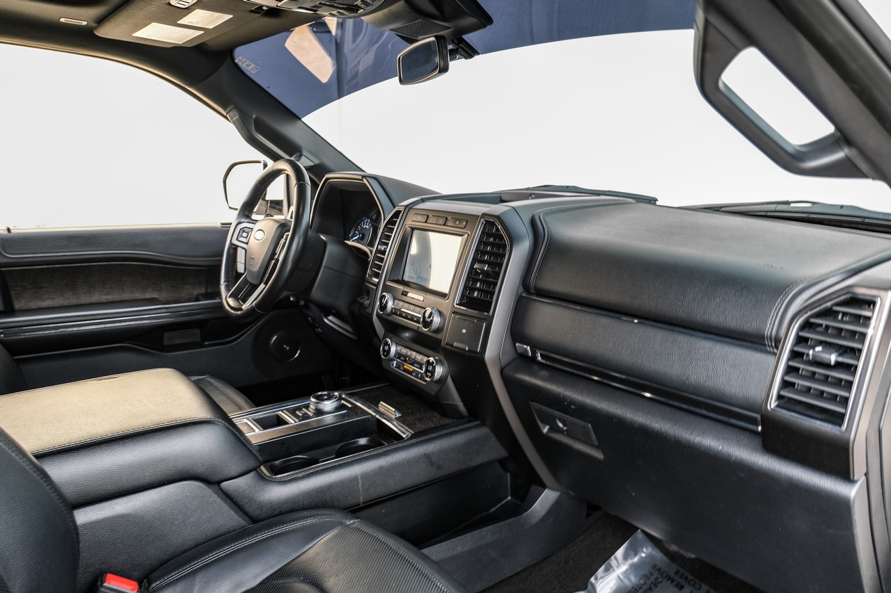 Ford Expedition Vehicle Main Gallery Image 13