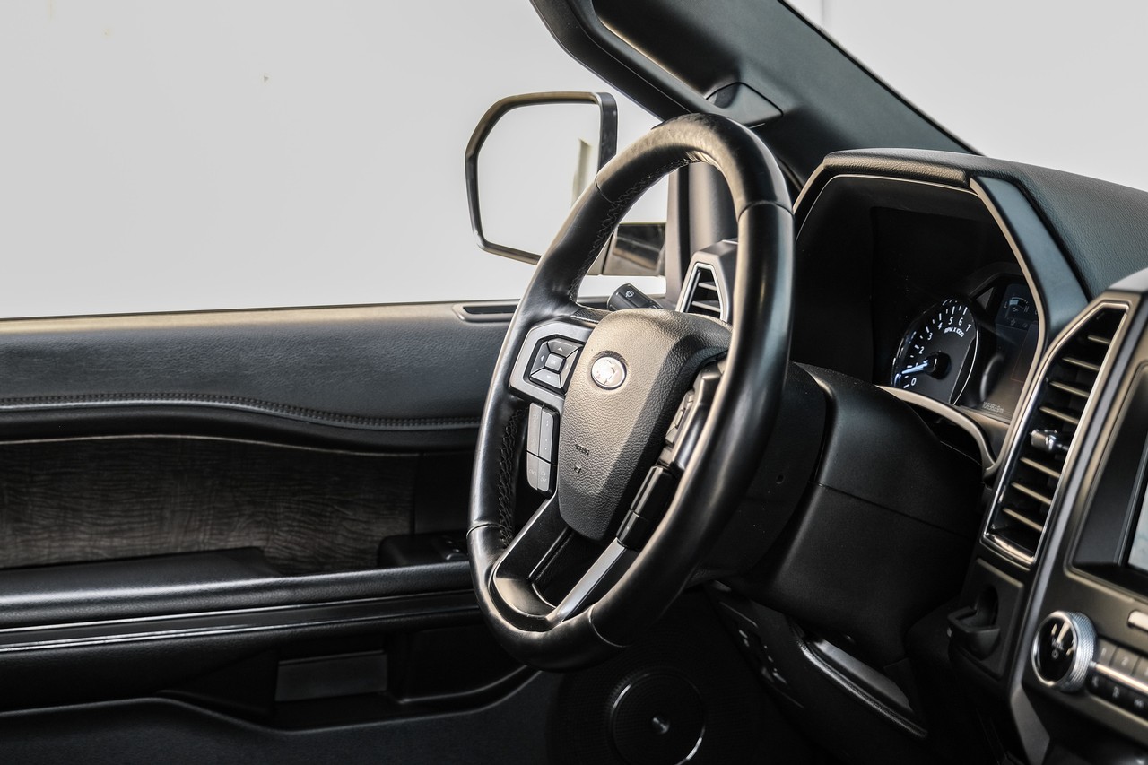 Ford Expedition Vehicle Main Gallery Image 14