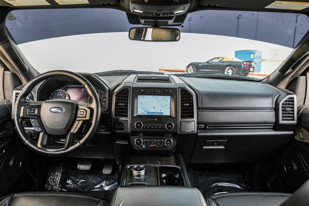 Ford Expedition Vehicle Main Gallery Image 15