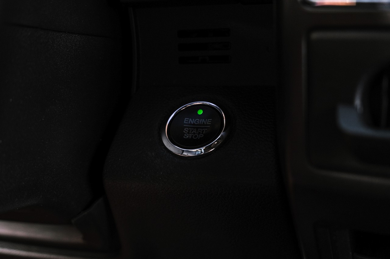 Ford Expedition Vehicle Main Gallery Image 21