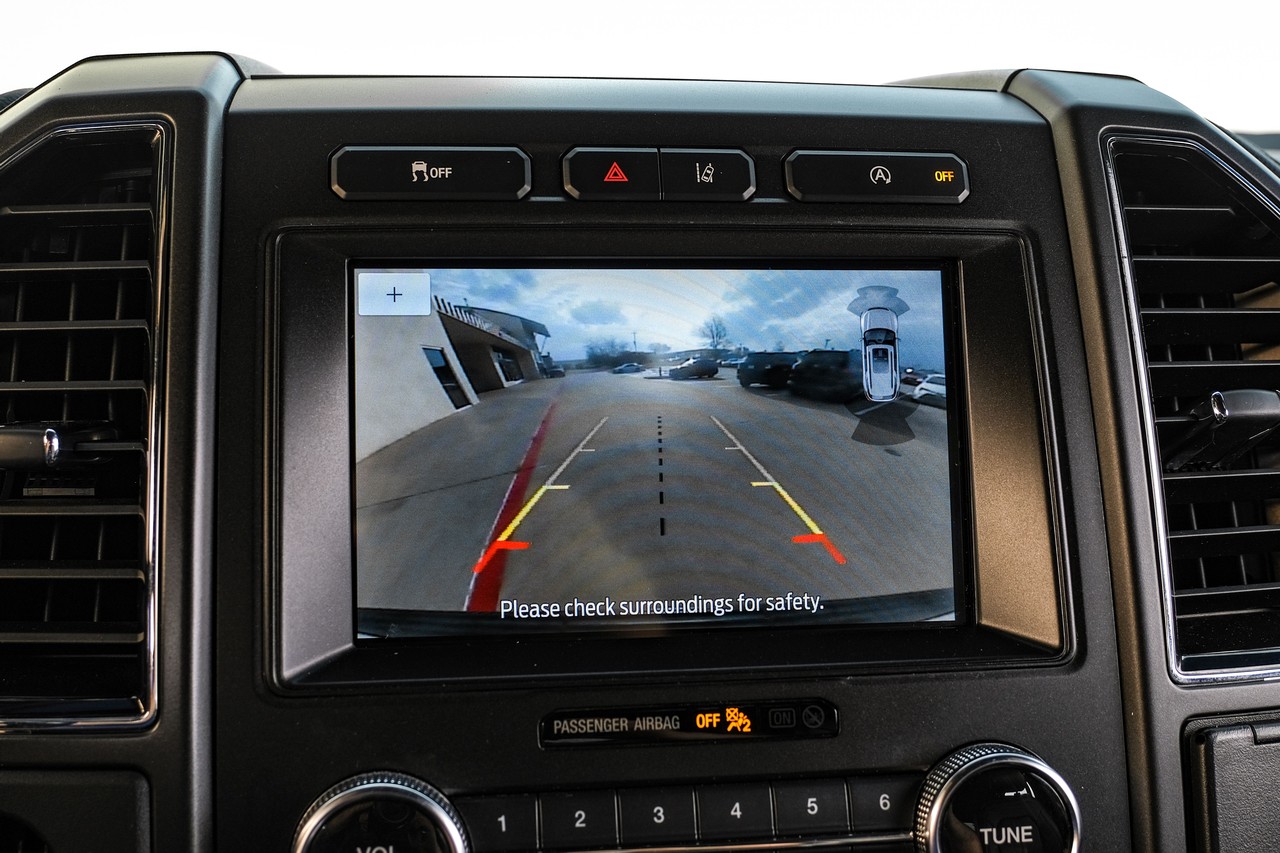 Ford Expedition Vehicle Main Gallery Image 23