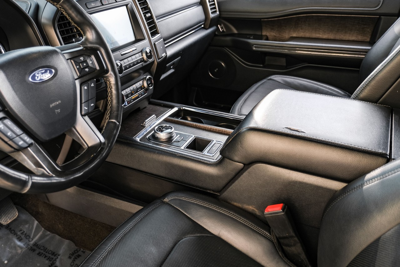 Ford Expedition Vehicle Main Gallery Image 25