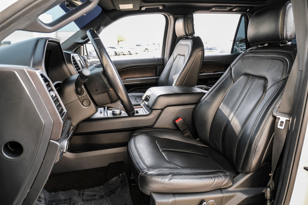 Ford Expedition Vehicle Main Gallery Image 31