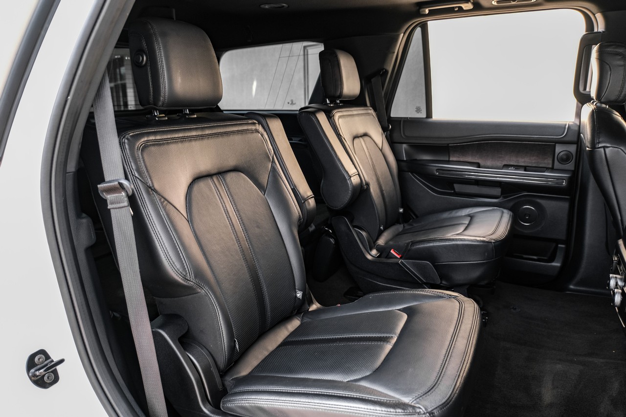 Ford Expedition Vehicle Main Gallery Image 35