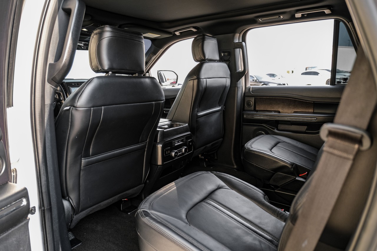 Ford Expedition Vehicle Main Gallery Image 38