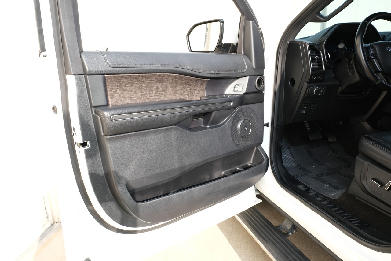 Ford Expedition Vehicle Main Gallery Image 41