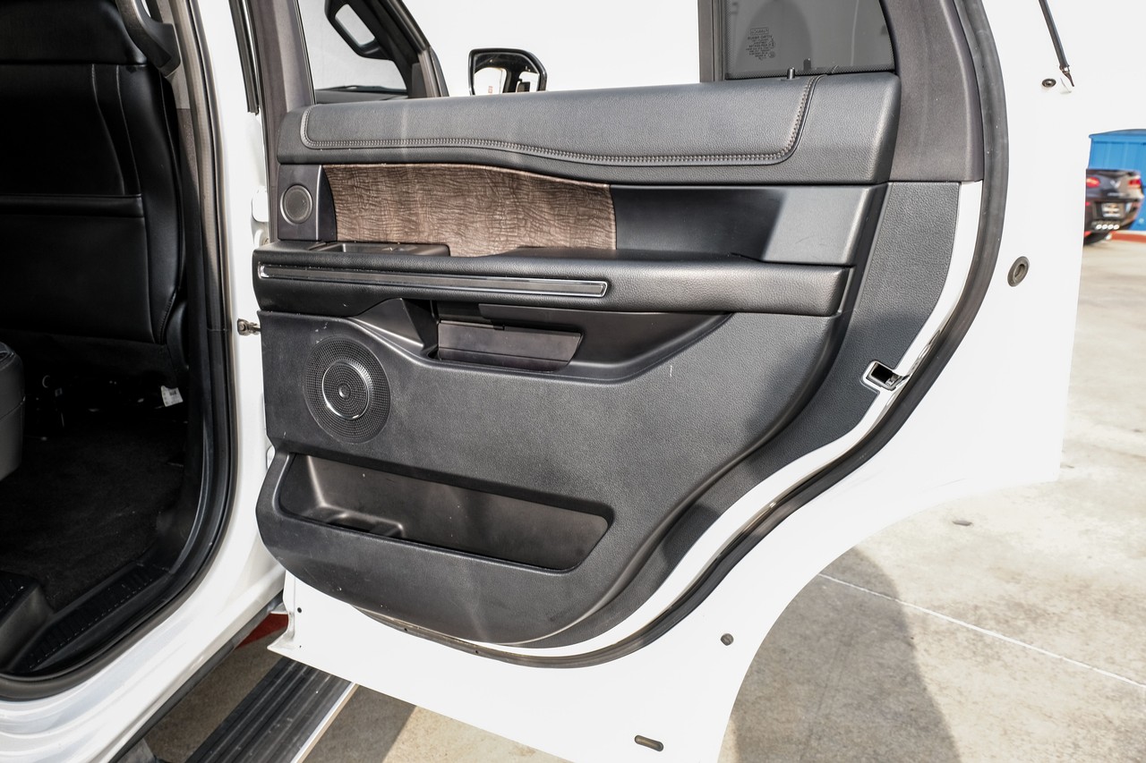 Ford Expedition Vehicle Main Gallery Image 45