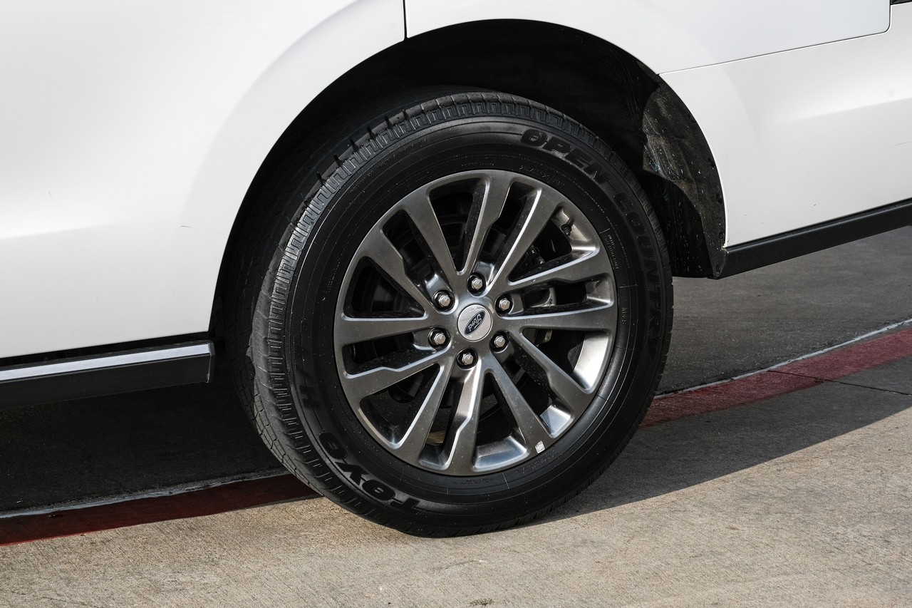 Ford Expedition Vehicle Main Gallery Image 54