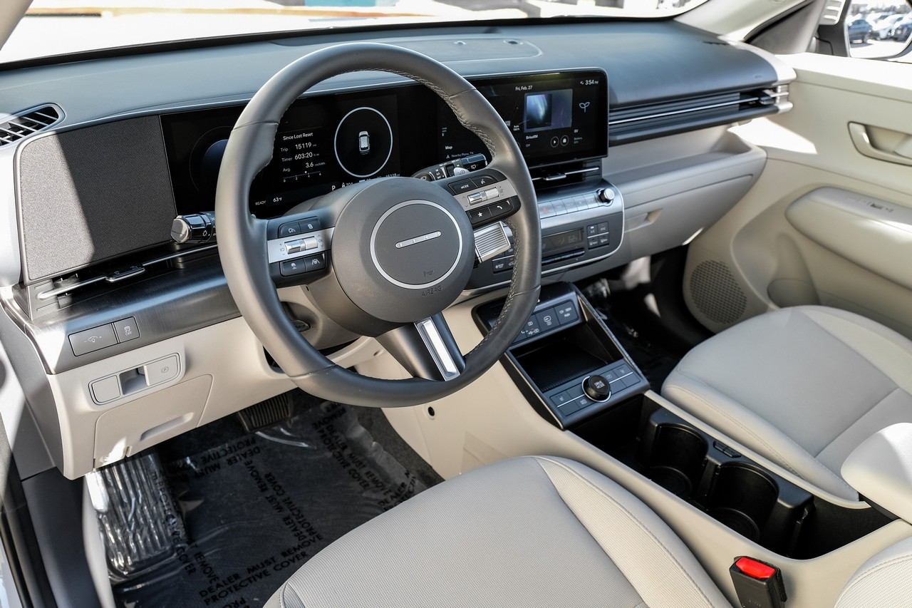 Hyundai Kona Electric Vehicle Main Gallery Image 03