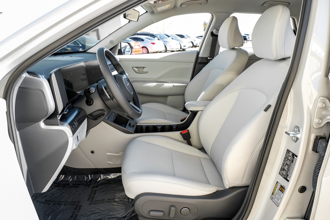 Hyundai Kona Electric Vehicle Main Gallery Image 04