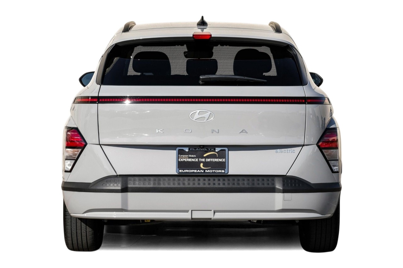 Hyundai Kona Electric Vehicle Main Gallery Image 08