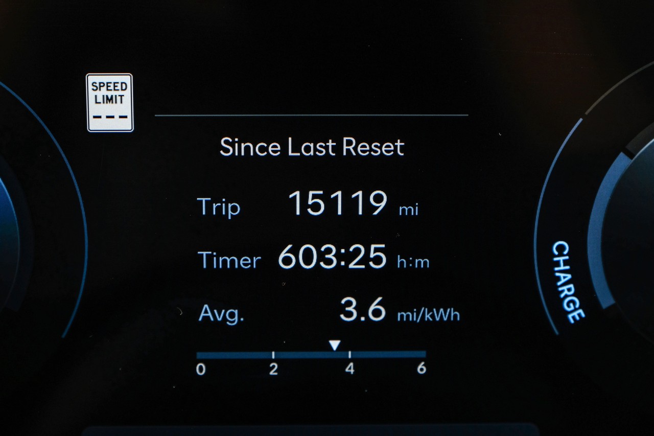 Hyundai Kona Electric Vehicle Main Gallery Image 18