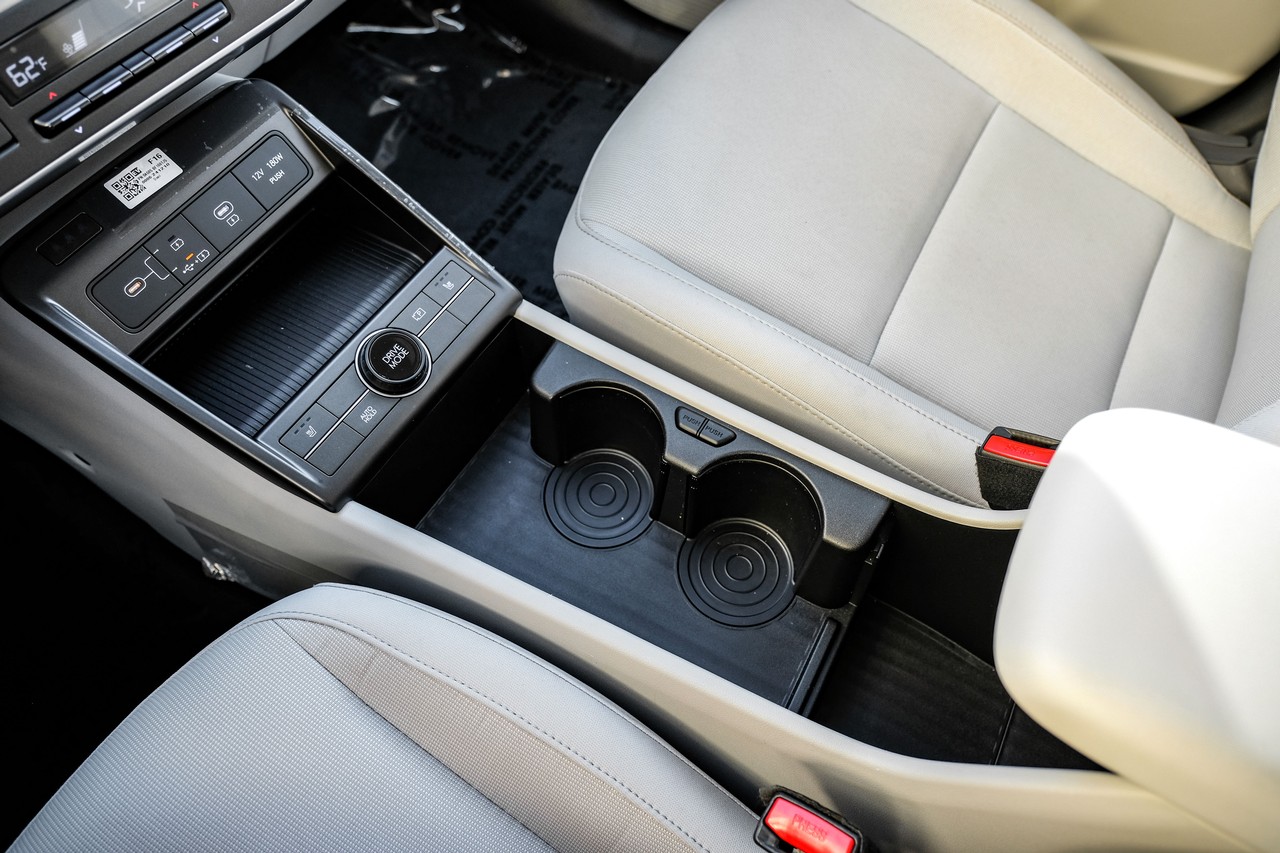 Hyundai Kona Electric Vehicle Main Gallery Image 22