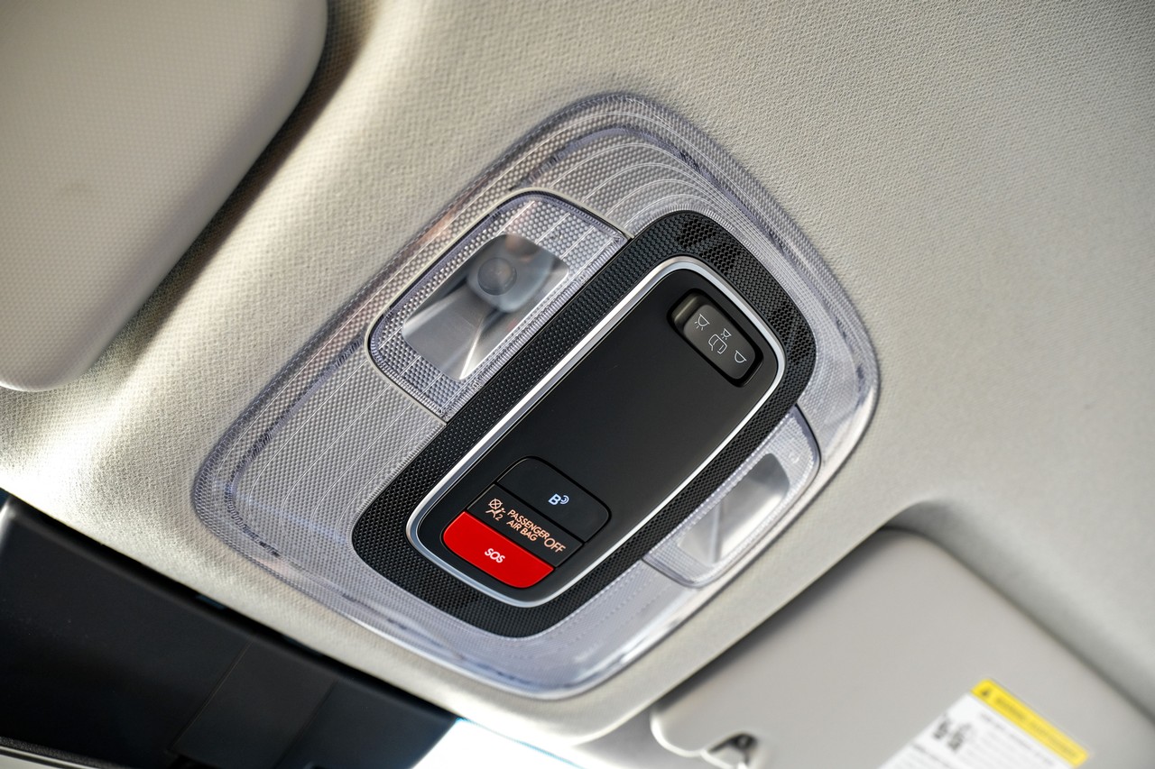 Hyundai Kona Electric Vehicle Main Gallery Image 28